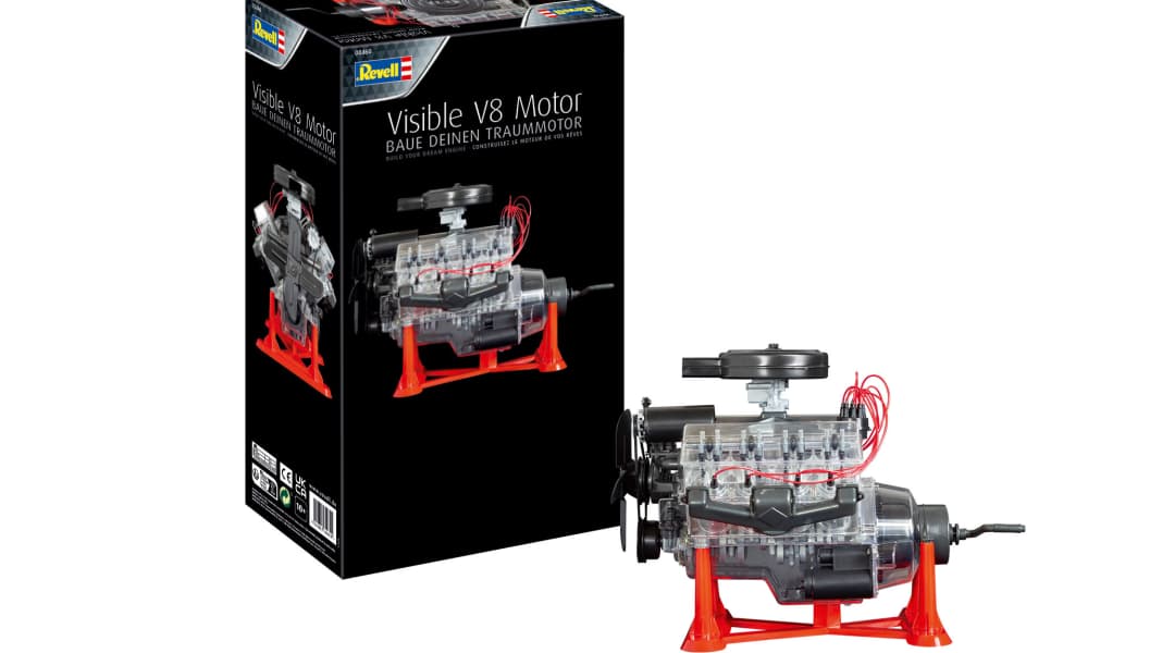 Bevor der V8 ein Fall für das Museum wird, lieber noch schnell den von Revell bauen