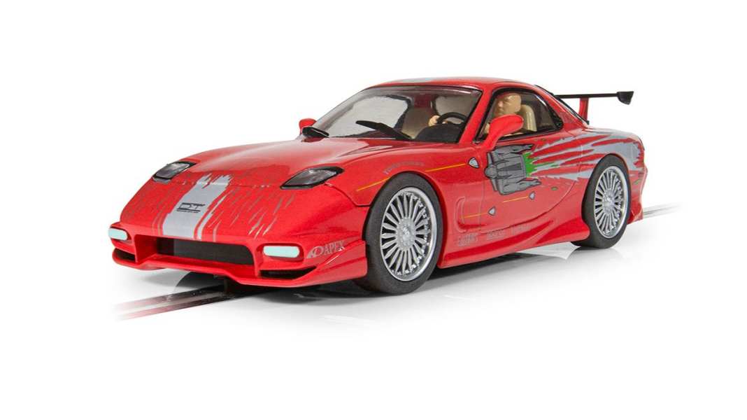 Scalextric bringt Dom Torettos roten Mazda RX-7 in 1:32 auf die Bahn