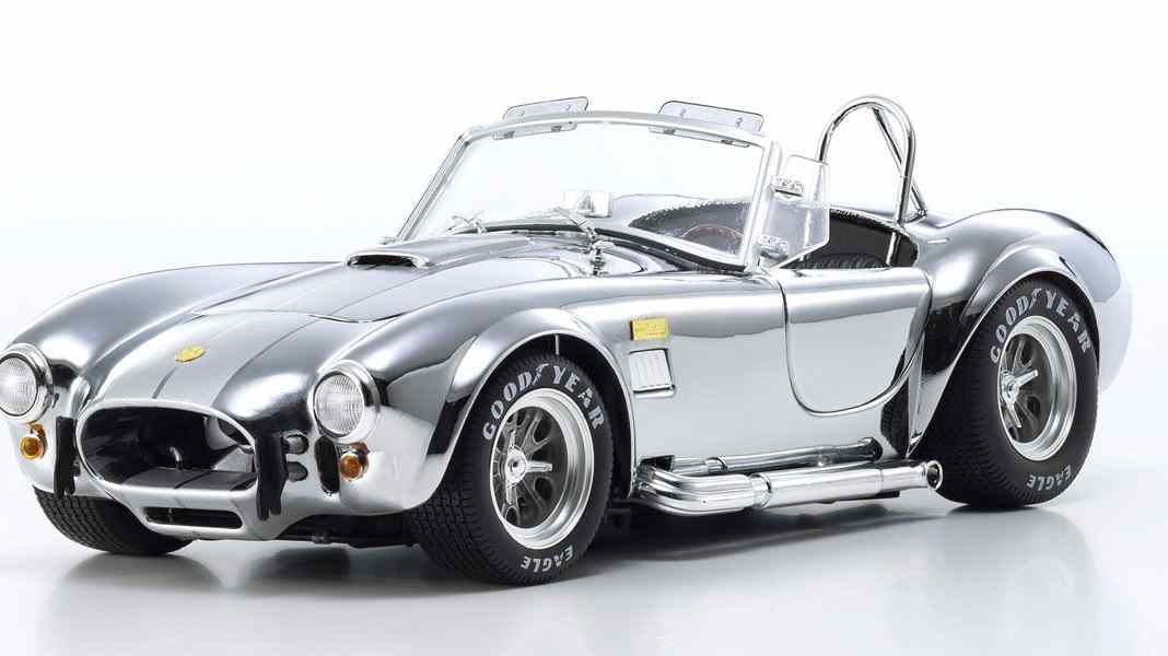 Kyosho macht die AC Cobra 427 S/C zum 1:18-Strahlemann in Chrom