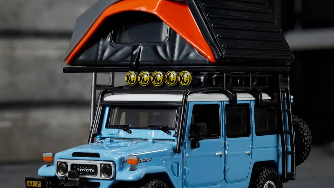 Hot Wheels Elite 64 bringt Weltenbummler-Toyota in 1:64