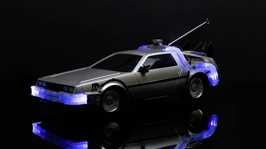 Jada Toys driftet “Zurück in die Zukunft” mit diesem RC-Modell des De Lorean in 1:16