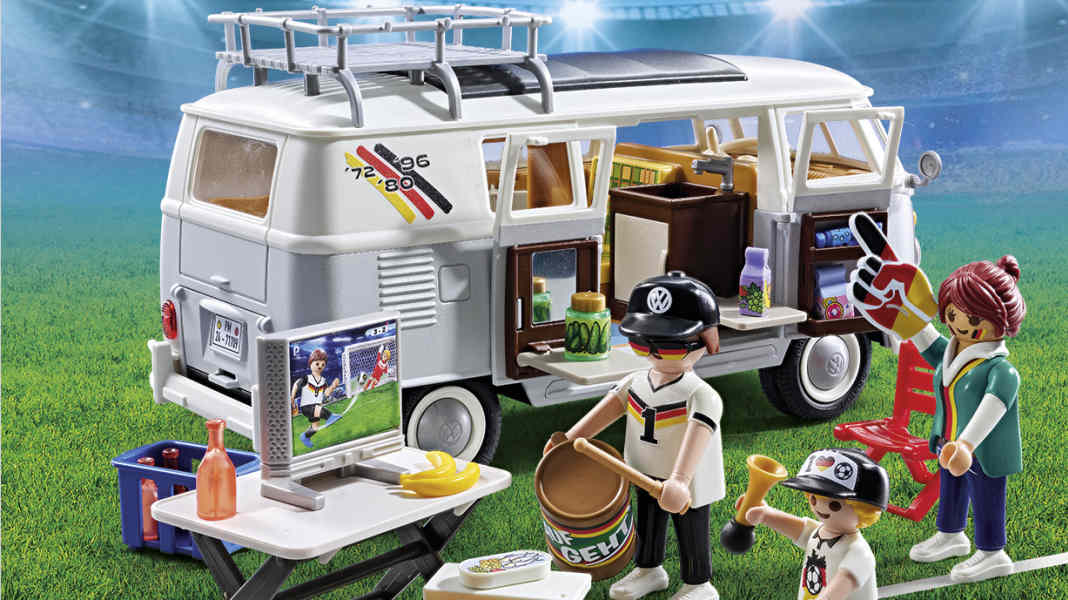 Playmobil bringt EM-Bulli und startet Gewinn-Aktion mit ID. Buzz als 1. Preis!