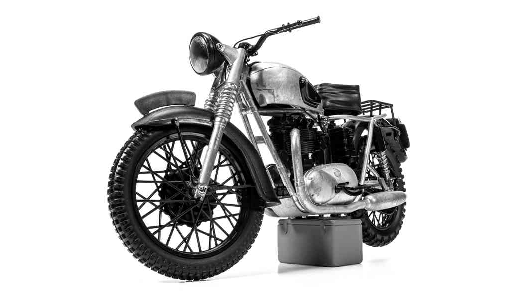 Triumph Trophy TR6 aus “Great Escape” kommt von Corgi in 1:12