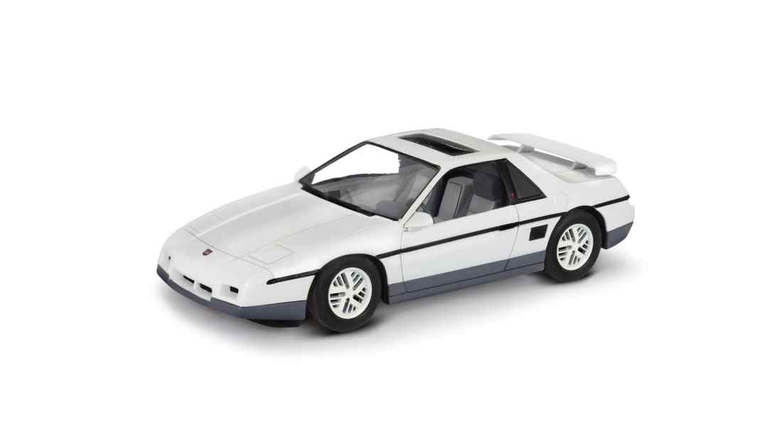Plastik-Flop: Revell gibt mit dem `85 Pontiac Fiero als 1:24-Plastikkit Vollgas!