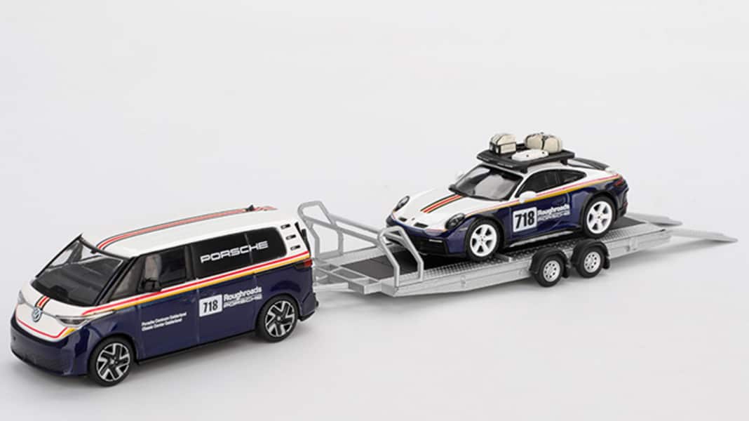 Mini GT plant buzziges 1:64-Gespann mit Dakar-Elfer als Ladegut