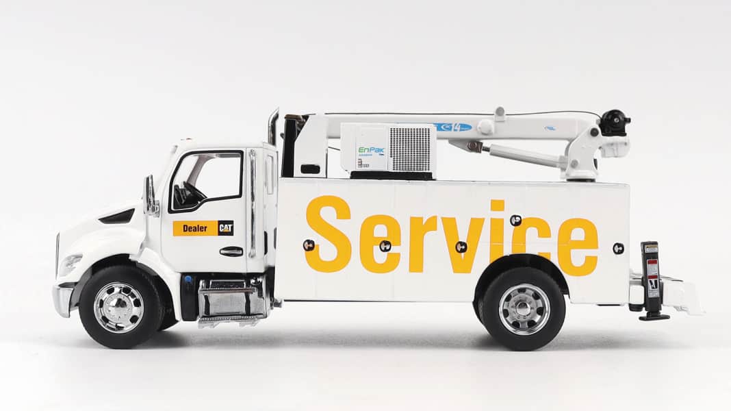 Kenworth T380 Kran rollt bei Diecast Master in 1:50 an