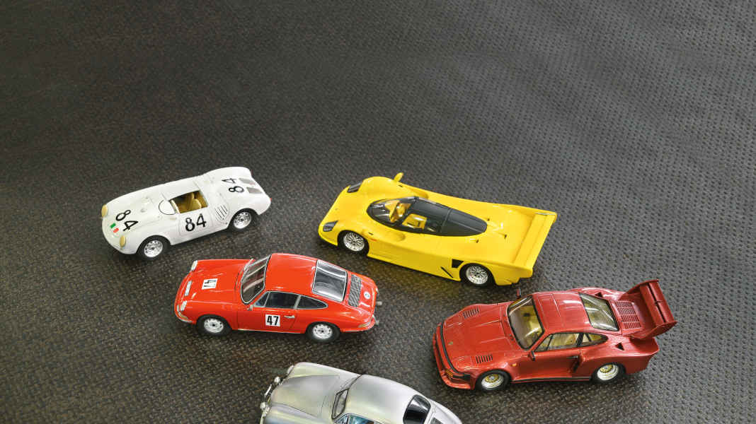 Modelle zu „75 Jahre Porsche Sportwagen“ in 1:43: Traumdeuter