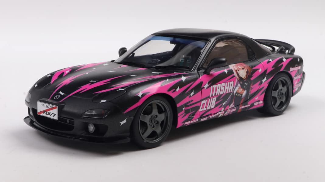 Solido goes Manga: Dieser Mazda RX7 rollt als Comic in 1:18 vor