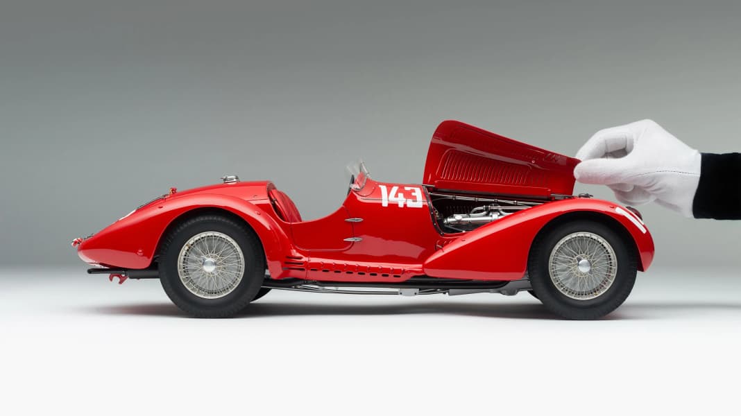 Mille-Miglia-Sieger für 20 Mille: Alfa Romeo 8C 2900 von Amalgam in 1:8