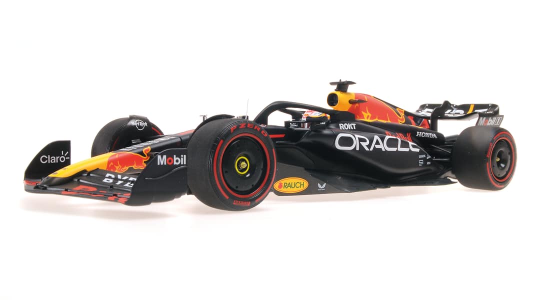 Minichamps liefert fein gemachtes Red-Bull-Duo in 1:18 aus