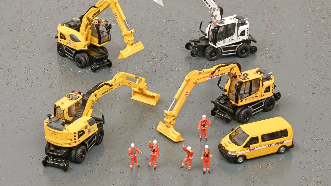 Liebherr A 922 Rail von Schuco - Fantastische 4