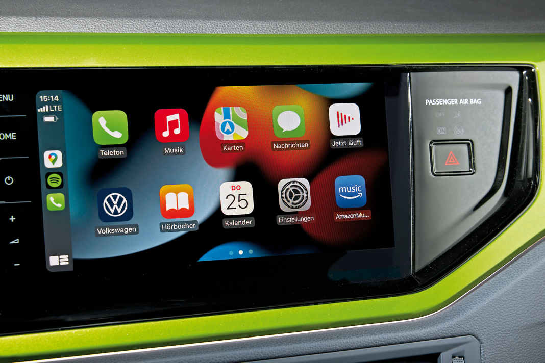 Mit AppConnect können Smartphone-Inhalte gespiegelt werden. Musik, Streamingdienste oder Handy-Navi können so genutzt werden | Fotos H. Mutschler, M. Sanotoro (5), D. Annameier (3), J. Bürgermeister (1)