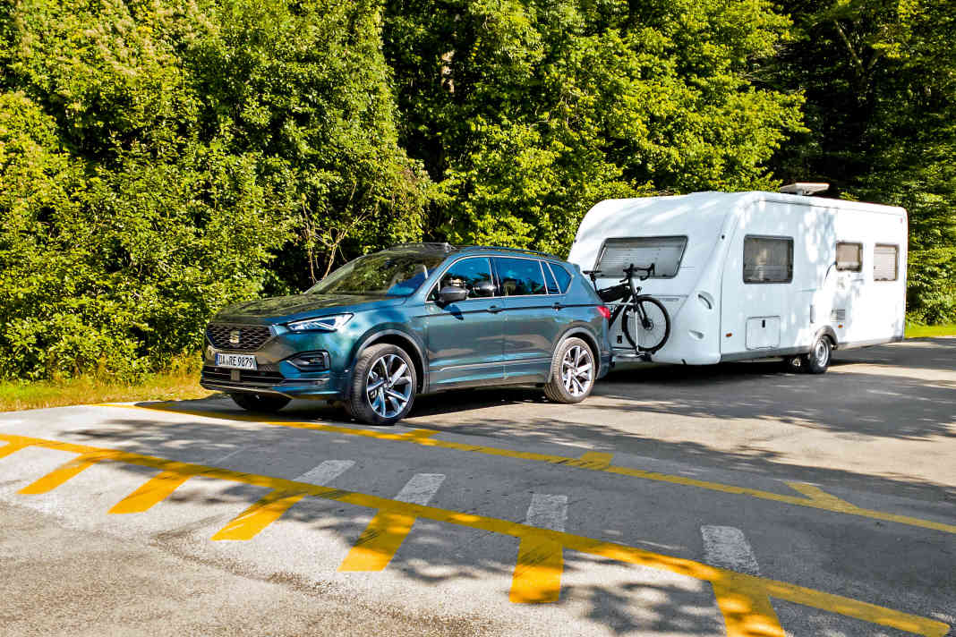 Der Seat Tarraco ist nicht nur ein profundes Reise-SUV, er zeigt auch enorme Talente als Zugfahrzeug für große Wohnwagen