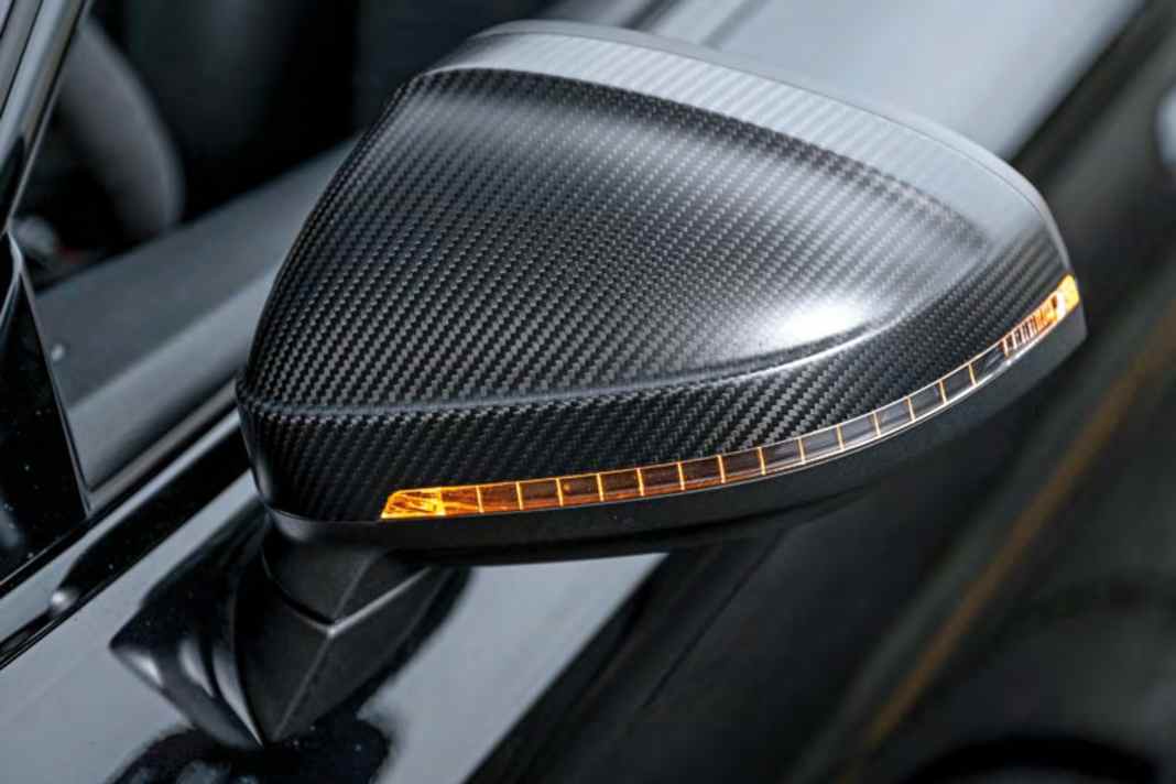 Die Gewichtsersparnis der Carbon-Spiegelkappen (840 Euro) dürfte überschaubar sein – die Optik ist allerdings bestechend | Fotos J. Bürgermeister, Audi (3)