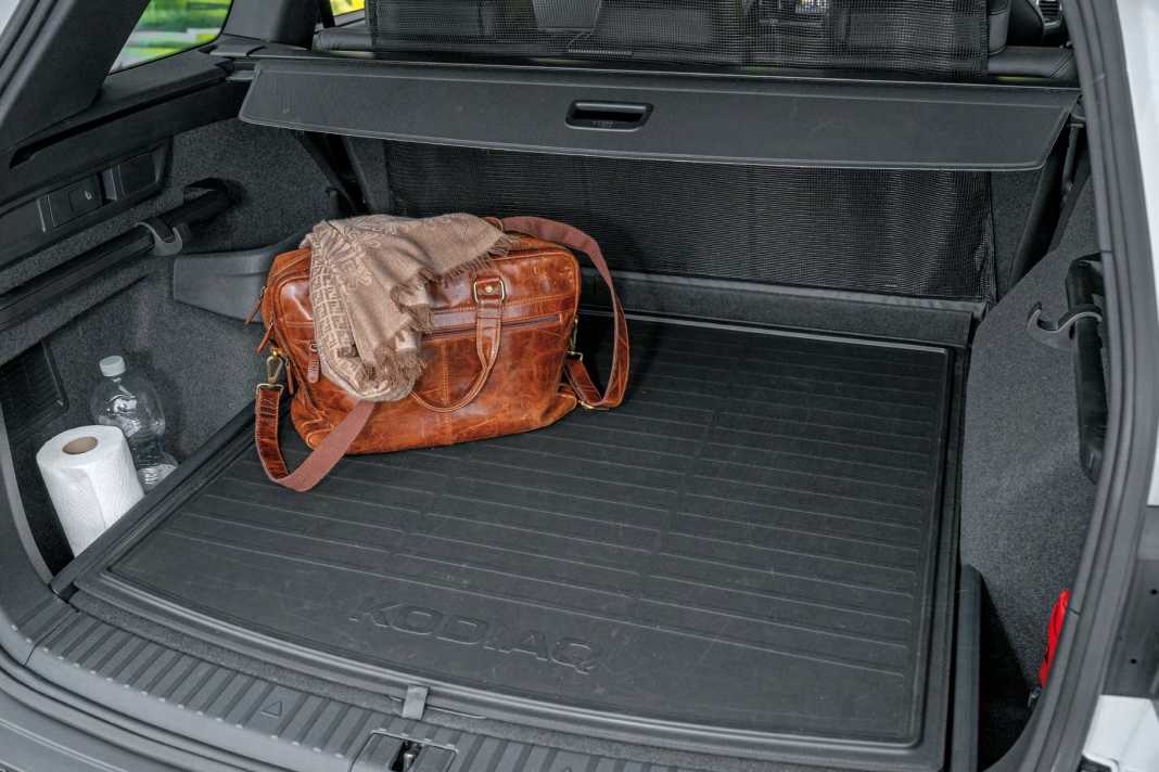 Der packt was weg – 835 Liter um genau zu sein. Maximal sind gar 2.065 Liter möglich
