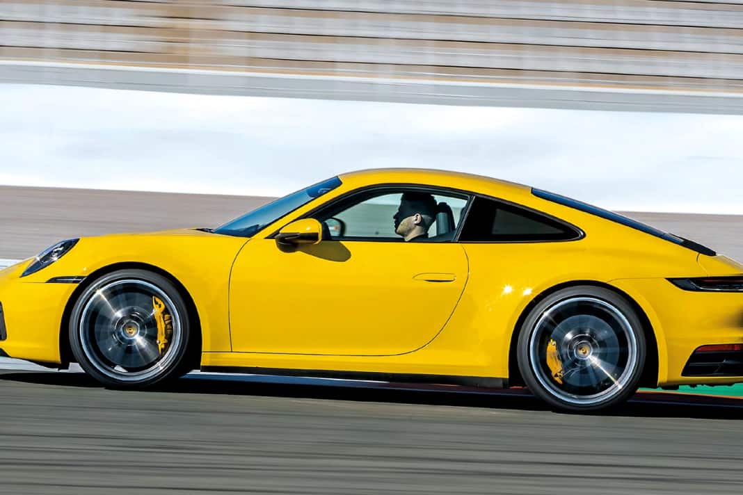 Die achte Generation 911 ist seit 2019 wieder der Sportwagen-Maßstab. Den 992 gibt es als Coupé, Targa und Cabrio, mit Allradantrieb, Hinterachslenkung, Aktivfahrwerk und bis zu 650 PS