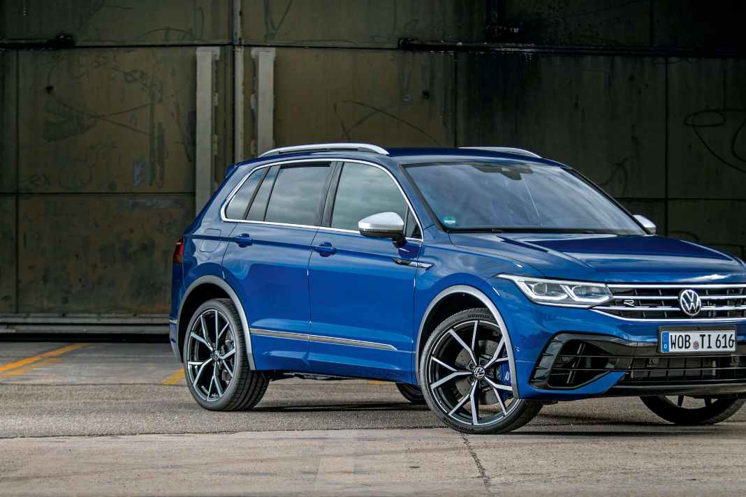 Mit 320 PS, einem auf Dynamik ausgelegten Allradantrieb, DCC-Fahrwerk und vielem mehr gehört der Tiguan R zu dem Schärfsten, was VW als Kompakt-SUV zu bieten hat