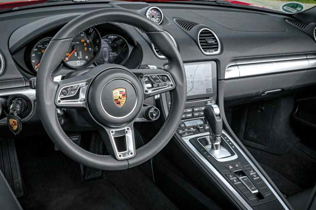 Cockpit für Selbstfahrer, keine Ablenkung durch dominante Touchflächen oder ständig jammernde Assistenten