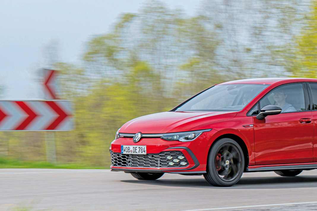 Fahrdynamikmanager, variable Quersperre, XDS+, adaptives Sportfahrwerk, Progressivlenkung und der potente Turbomotor verschmelzen im Golf GTI zu einem süchtig machenden Fahrspaß-Paket. Wo bitte ist die nächste kurvenreiche Landstraße?