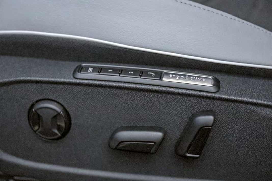 E-Auto mit E-Sitzen – das optionale Gestühl bietet auch Massage- und Memory-Funktion. Hochwertige Bezüge sind Standard