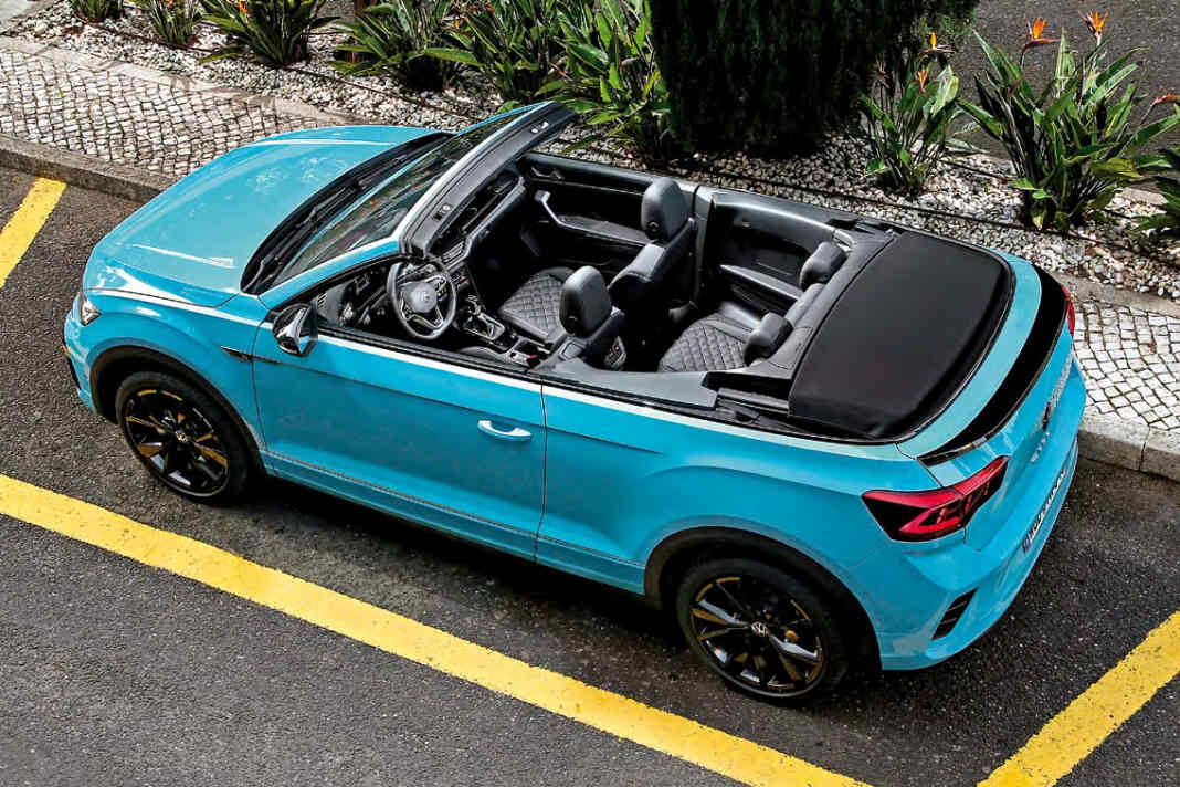 Frischluft-Spaß mit Familie und Freunden. Der offene T-Roc ist ein vollwertiger Viersitzer