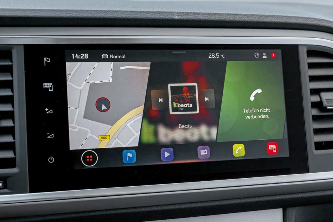 Online-Dienste, Sprachbedienung, Smartphone-Spiegelung und vieles mehr bietet das 9,2“-Navigationssystem (1.160 Euro), Serienstandard ist das Media-System „Plus“ mit 8,25“-Farb-Touchscreen