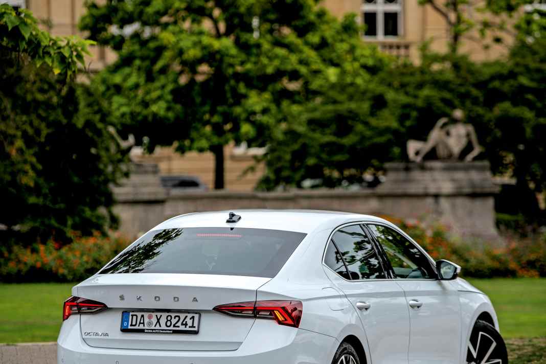Das Fließheck verleiht der Limousine eine überaus sportlich und elegante Form