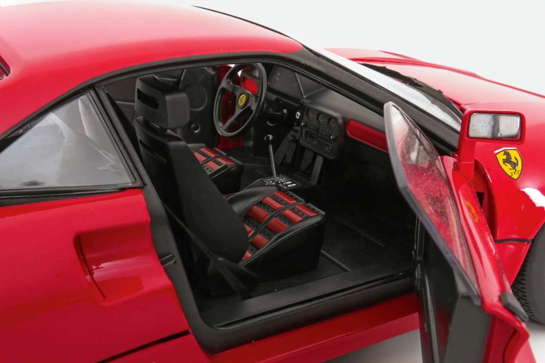 Die Interieurs von Ferrari 288 GTO...