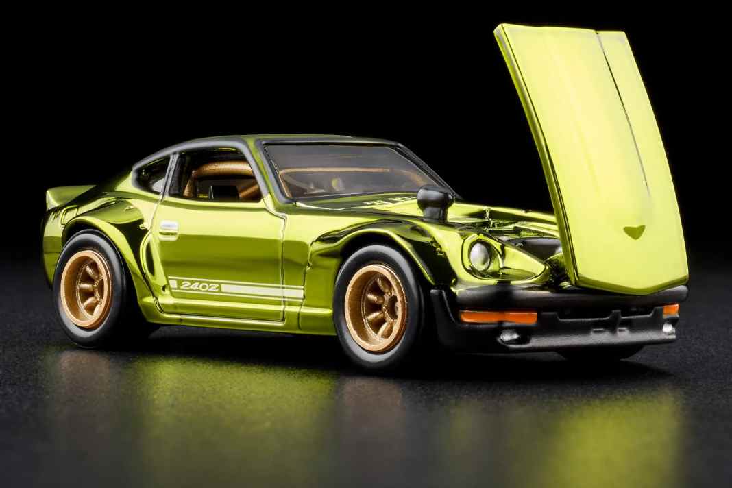 So viel Detail muss sein: Beim neuen Datsin 240 Z in 1:64 von Hot Wheels lässt sich die Motorhaube öffnen ] Foto: Werk