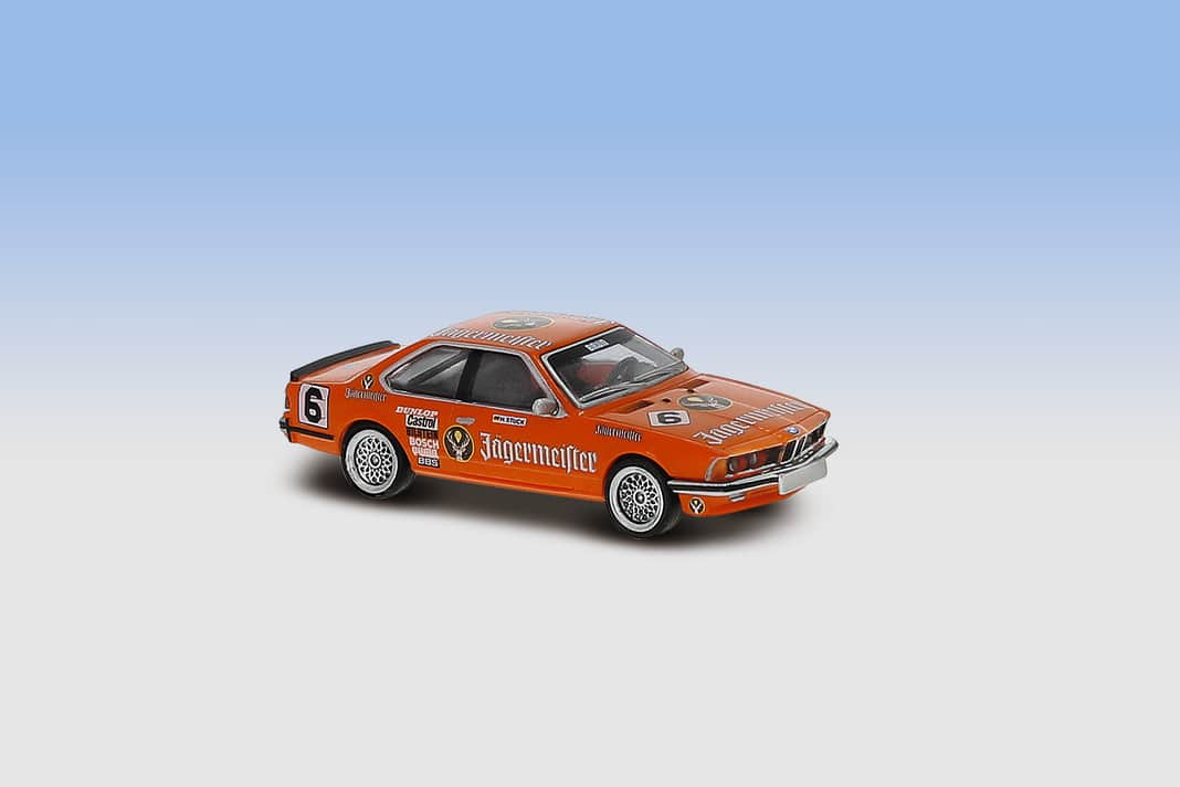 (A) Der BMW 635 CSi von Brekina aus dem Schwarzwald siegt 2022 bei den Pkw-Modellen mit Klassikervorbild in der Baugröße 1:87