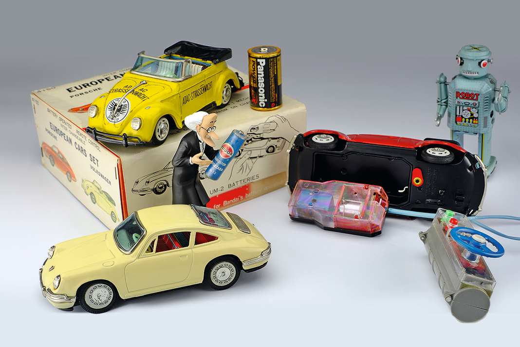 Bandai-Käfer und 911 mit wechselbarer Antriebseinheit