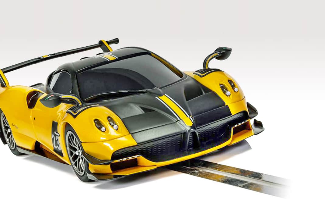 Pagani-Roadster für die Autobahnüberholspur in 1:32