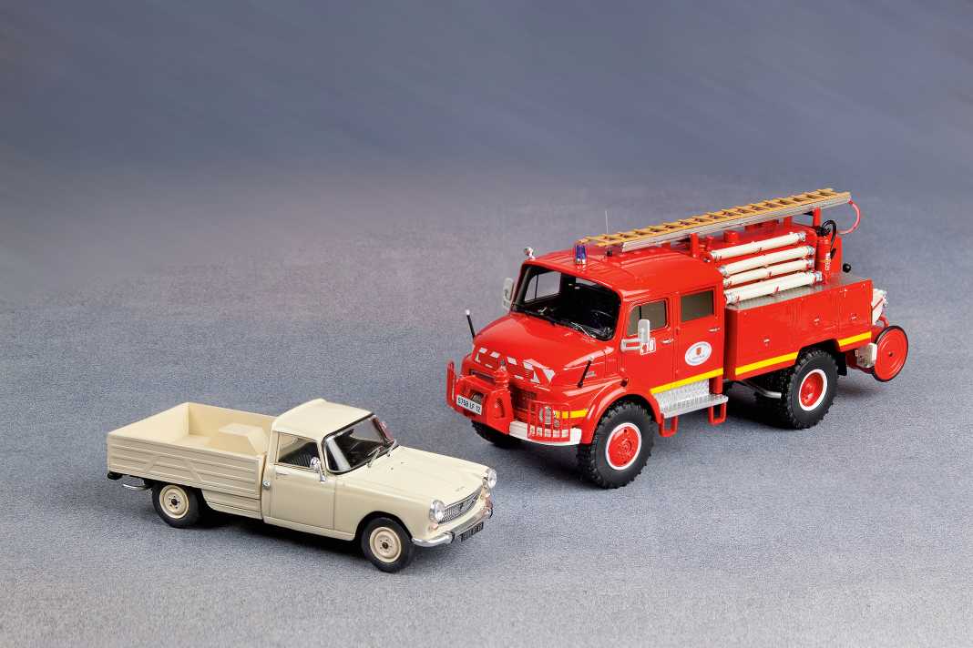 Die Nutzfahrzeug- Palette der Momaco- Labels beginnt bei Odeon mit einem Pick-up und endet bei Alerte mit einer Rundhauber- Feuerwehr