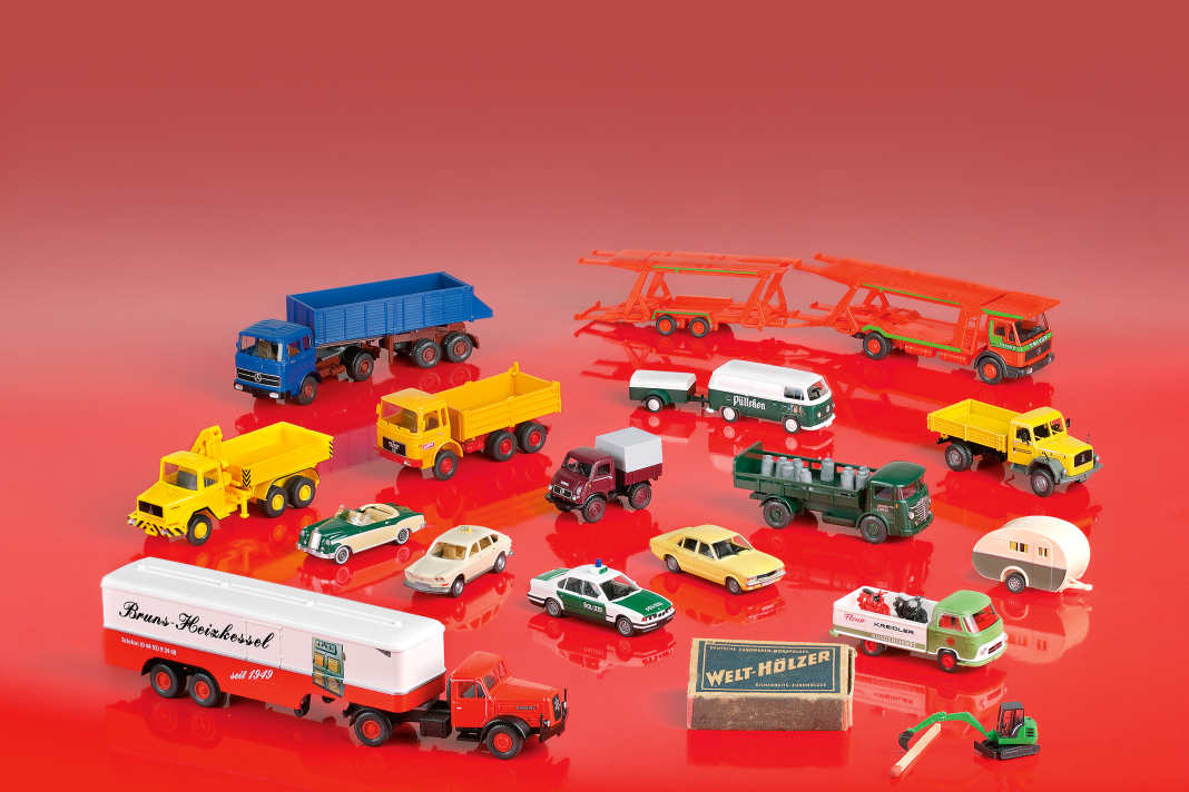 Für seine August-Neuheiten sind Wiking genau 16 zündende Ideen gekommen, die sich auf Miniaturen zu den Spurweiten H0 und N verteilen
