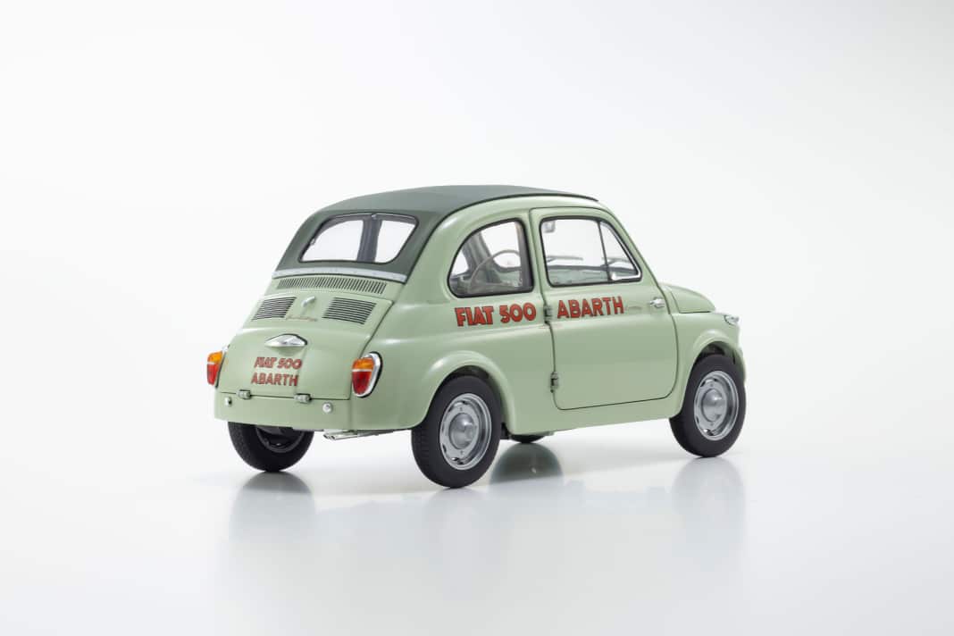 Mit einem echten Meilenstein aus dem Motorsport will Kyosho seinen 1:18-Fuhrpark zum Fiat 500 abrunden. Das Original startete für Abarth 1958 in Monza. ] Foto: Werk