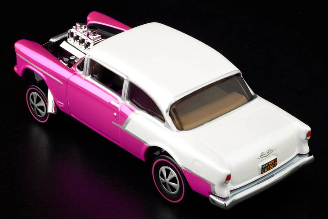 Aus dieser Perspektive ist die brillant von Hot Wheels umgesetzte Zweifarbenlackierung des Gasser mit fettem Motor gut zu erkennen ] Foto: Hot Wheels
