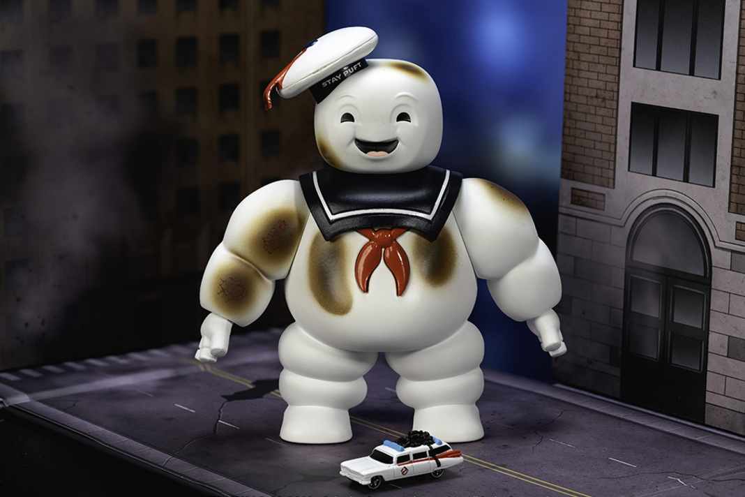 Der Ecto 1 der Ghostbusters ist nur noch einen Schritt von einem merkantilen Totalschaden entfernt. Hält denn niemand den Marshmallowman auf? ] Foto: Werk