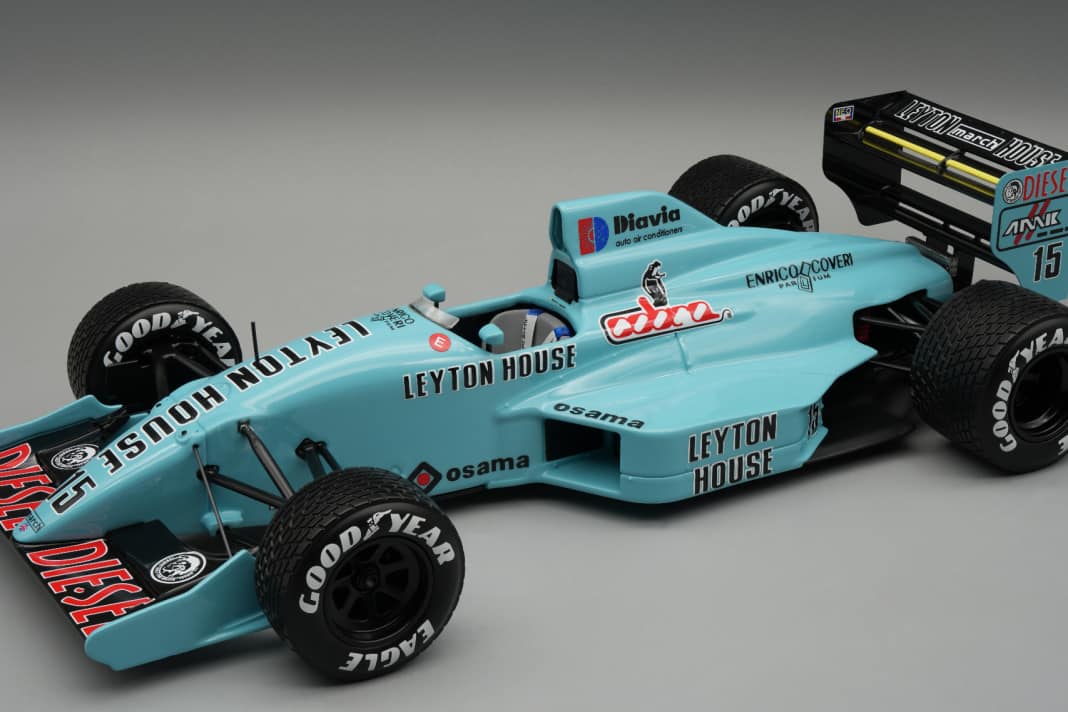 Der Wagen von Gugelmin fuhr im GP von England und kommt bei Tecnomodel deshalb mit Regenreifen zu den Sammlern ] Foto: Tecnomodel