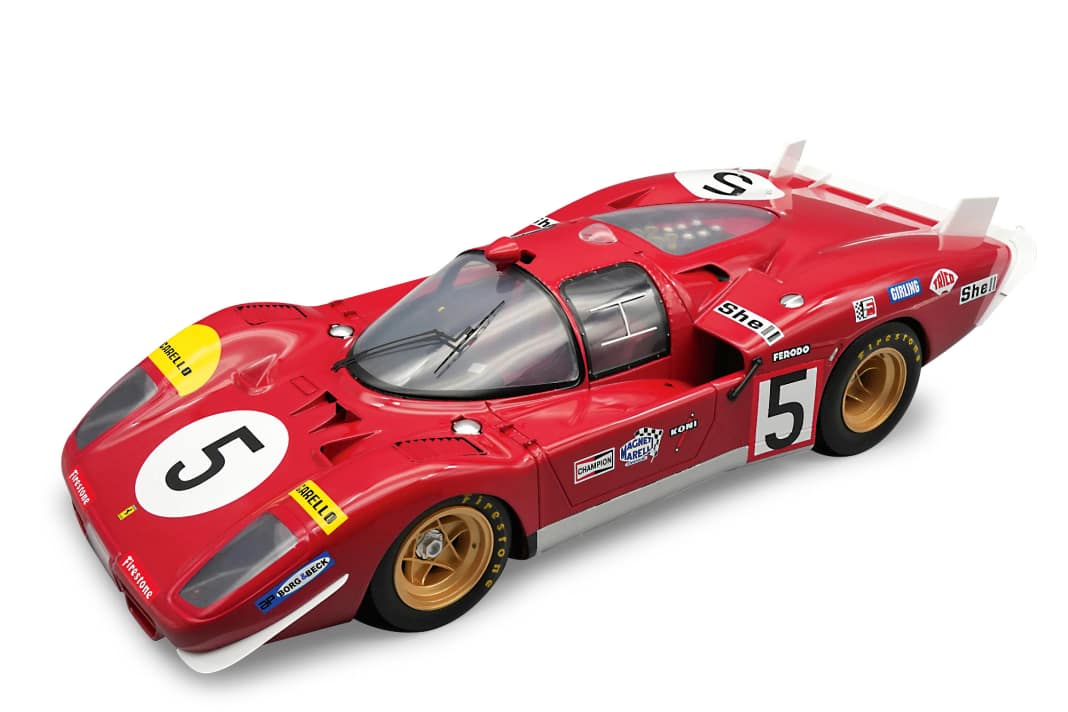 Das „Coda Lunga“ steht beim Ferrari 512 S für die Langheckversion, die 1970 zum Beispiel bei den 24 Stunden von Le Mans an den Start ging. Tecnomodel bringt acht 1:12-Versionen aus Resine.