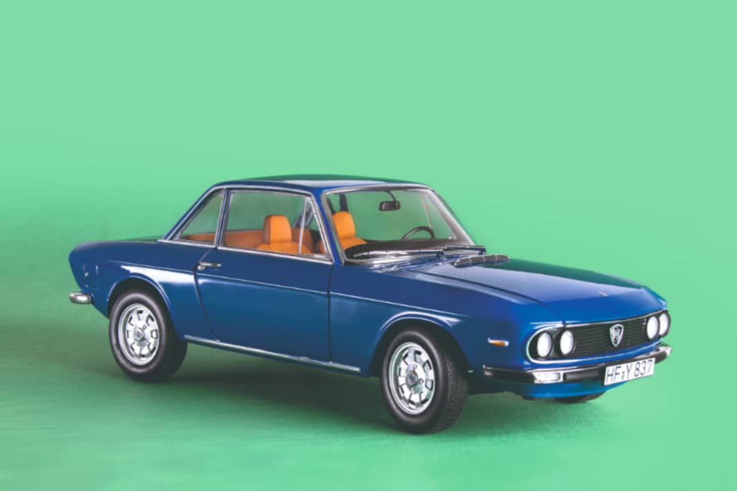 Die unverwechselbare elegante Linie des Lancia Fulvia 1.3 trifft die 1:18-Miniatur aus Die Cast von Norev mit geradezu charmanter Stilsicherheit