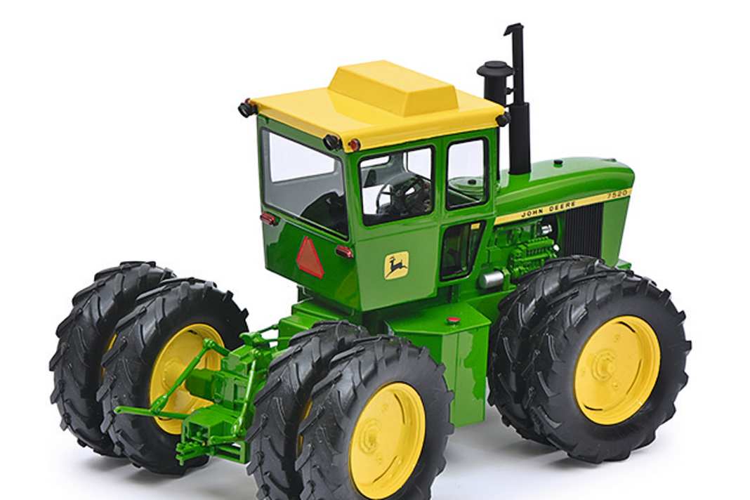 Der John Deere 7520 kommt mit Kabine...