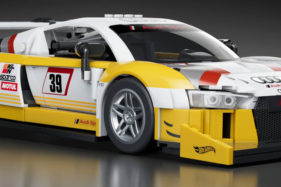 Die zweite Ikone, die beim Mattel-Label Hot Wheels als Klemmbaustein-Kit an den Start geht, ist der Audi R8 LMS in 1:16 ] Foto: Hot Wheels