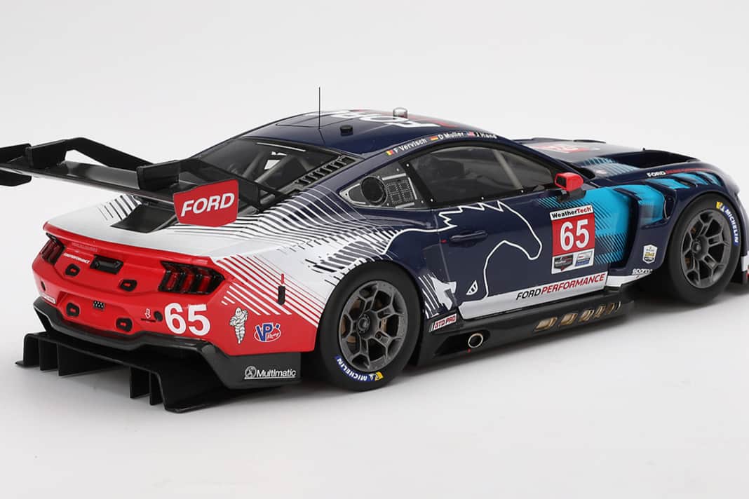 Das Vorbild zu diesem fein gemachten Top-Speed-Modell des Ford Mustang GT3 ging 2024 in Daytona an den Start ] Foto: Werk