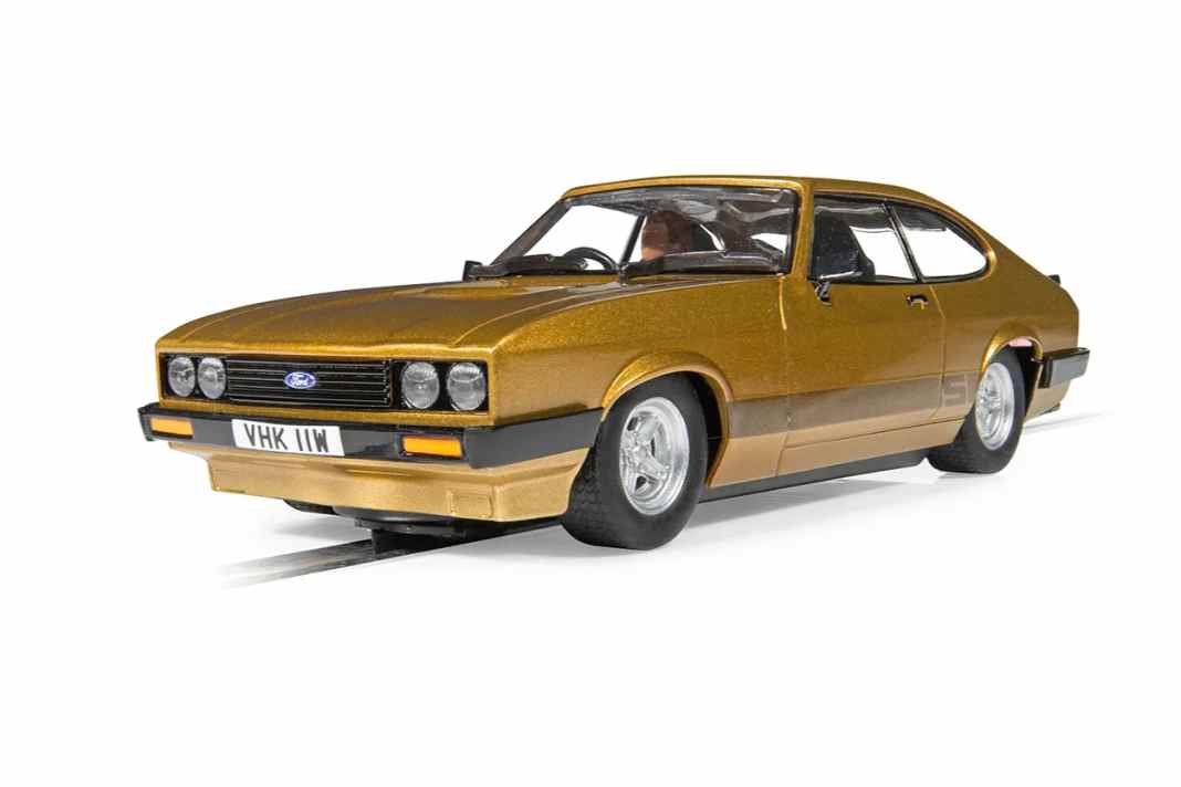 Da sind Kasko-Schäden vorprogrammiert, wenn die Ford Capri von Bodie und Doyle über die 1:32-Piste driften ] Foto: Werk
