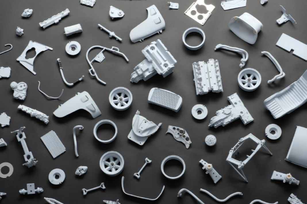 Bei der 1:8-Version des Honda RA 272 setzt Amalgam im Auftrag von Honda ein Puzzle aus über 1600 Teilen zusammen ] Foto: Honda