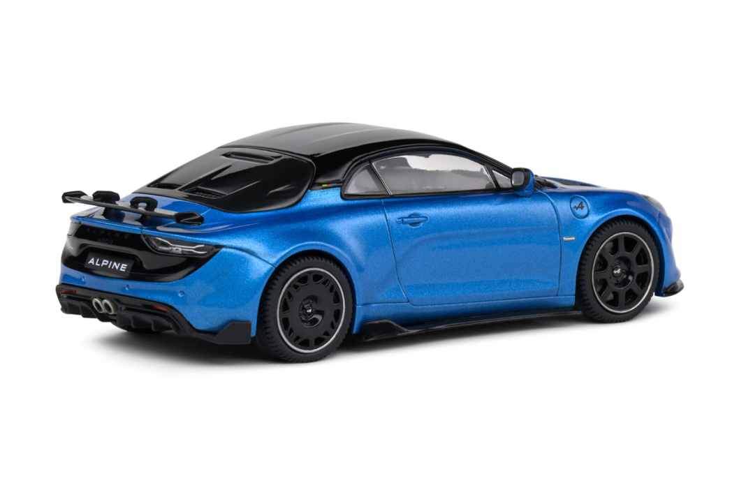 Die alpin-blaue Version des 1:43-Modell von Solido zeichnet eine Renault Alpine A110R in der Edition Fernando Alonso minutiös nach ] Foto:: SOLIDO