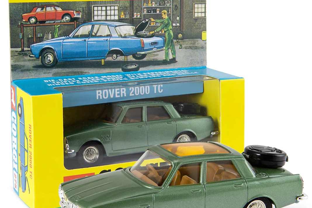 Im Corgi Club gibt es dagegen im Moment den "historischen" Rover 2000 TC als Die-Cast-Modell zu kaufen: samt der wechselbaren Räder und dem Rerserverad auf dem Kofferraumdeckel. ] Foto: Corgi