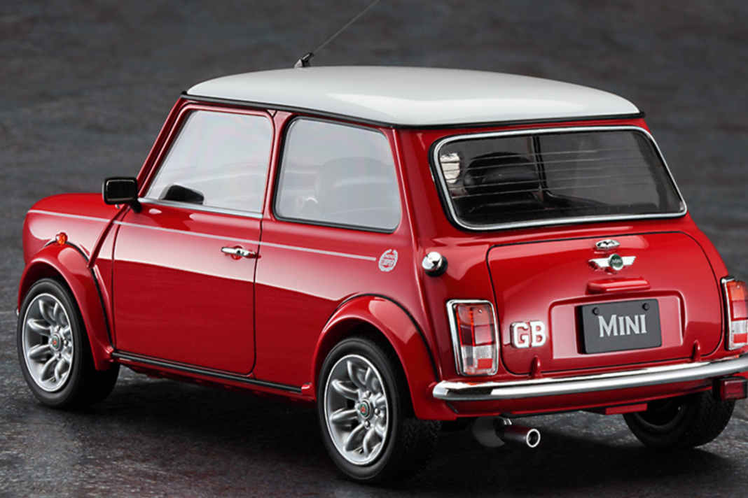 Diese neue Kit-Variante des Mini Cooper von Hasegawa rollt originalgetreu auf den Minilite-Felgen und hat auch die richtigen Kotflügelverbreiterungen ] Foto: Werk