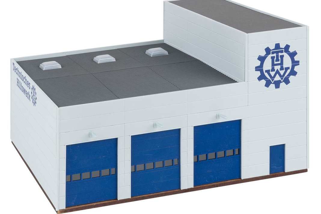 Bei der farblichen Gestaltung der Bauteile stehen außen die THW-Töne Weiß und Blau bei dem 1:87-Bausatz im Vordergrund ] Foto: Werk