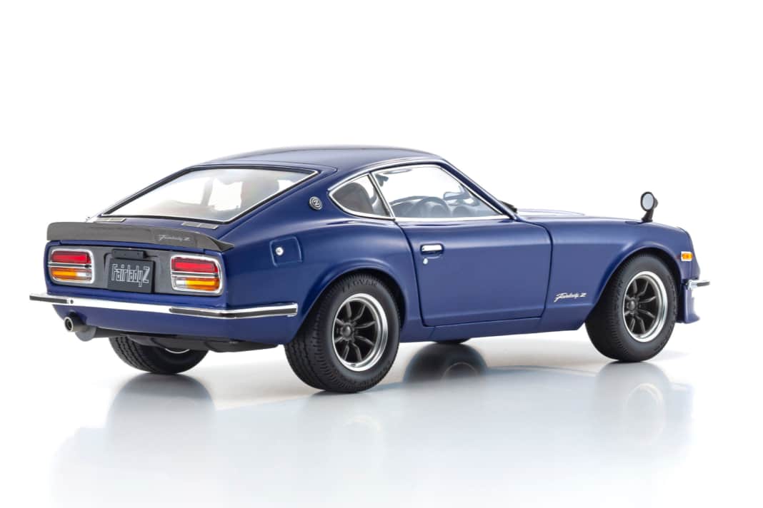 Gelungene Proportionen sind bei der Kyosho-Neuheit gesetzt. Die neue Farbe Blau steht dem Nissan 240 Z ausgezeichnet. ] Foto: Werk